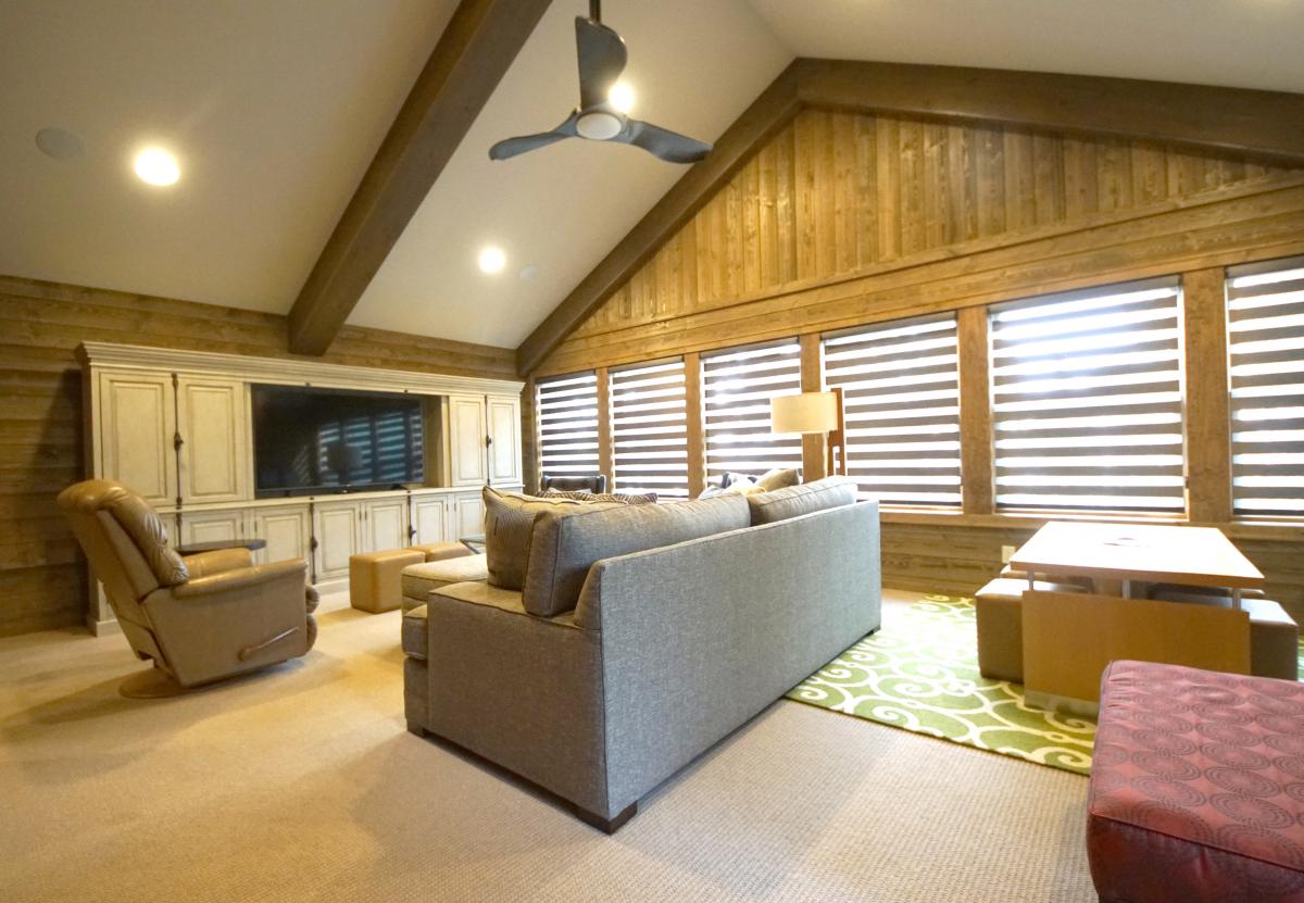 Lakeside Family Cabin Int_9780