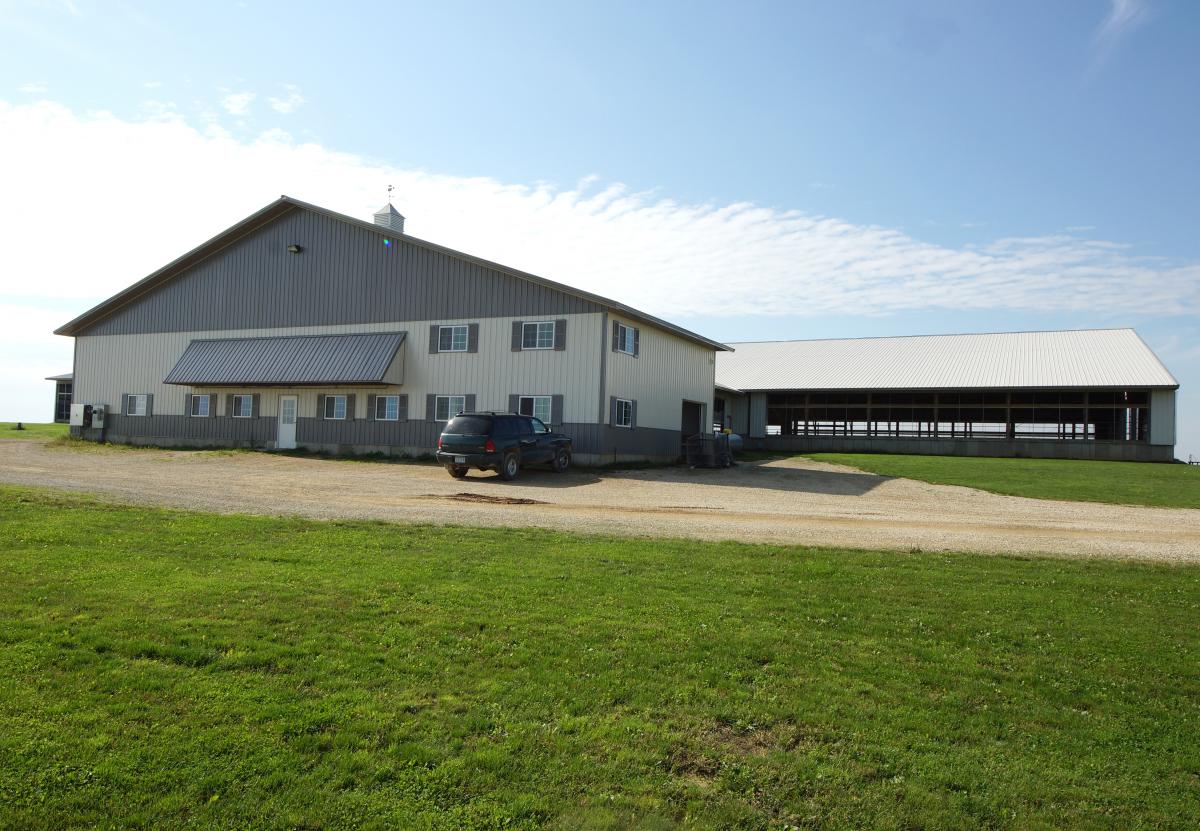 Goodhue, Minn. Exterior_1704