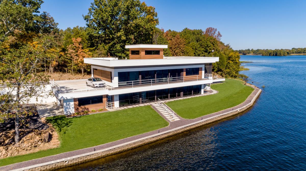 Marion, IL Lake Home